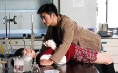 脱了全部的衣服亲嘴